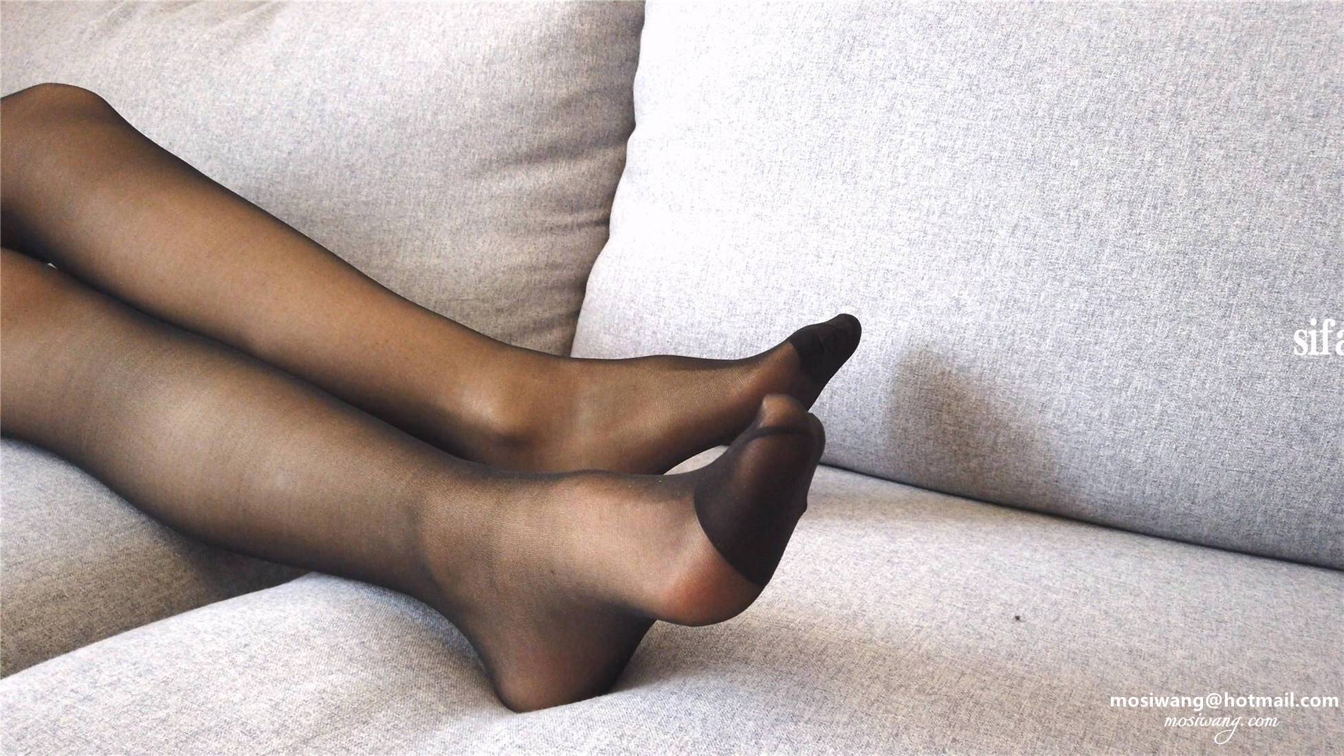 69204-老虎菜原创「素人女神」私房模特甄选-大一美女178小姐姐长腿大学生宋倩 黑丝很诱.jpg