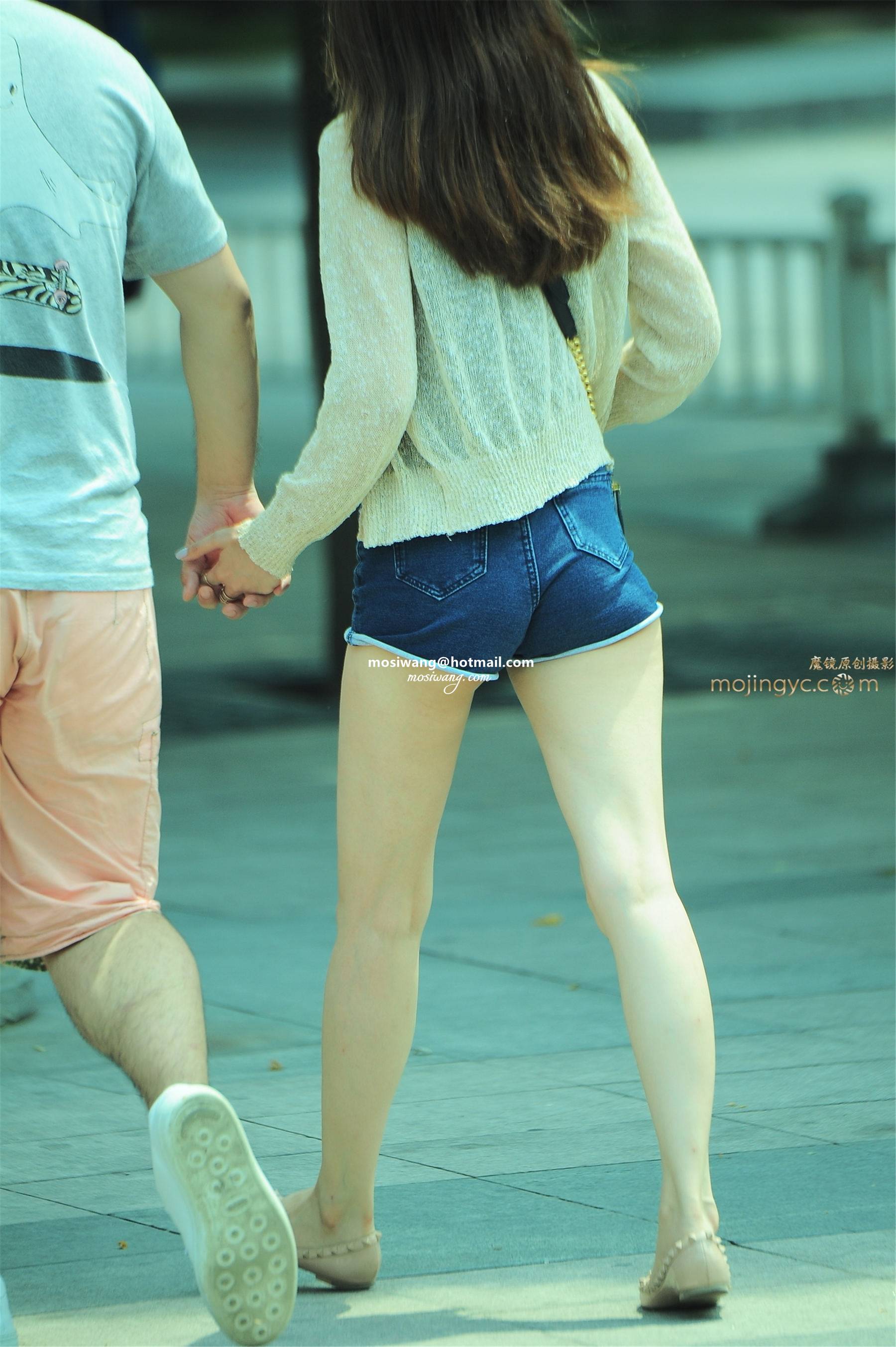 17-2016-06-29粉嫩小姐姐翘Tun短裤美眉21张（六月完结篇） [21P]-174021vkkvdv0daezz6sty.jpg
