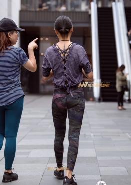 少见的迷彩紧身裤