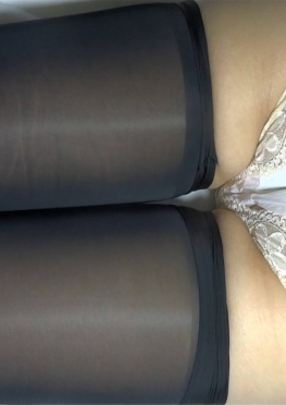 74322走来走去的jk短裙长筒袜黑丝足大长腿美女大学生视频