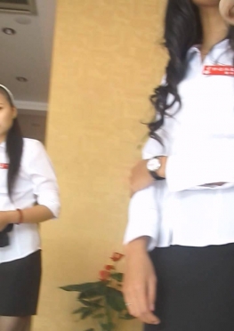 70446-70448在店里搭讪前台的短裙肉丝足长腿美女视频