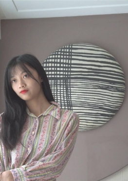 68997魔镜街拍第一站短裙肉丝足长腿小姐姐视频