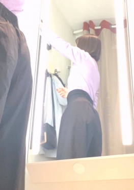 68391-68393戴着口罩爱换衣服的小姐姐视频