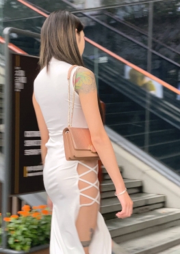 72586-72589街拍逛街的身材高挑的开叉长裙极品美女视频