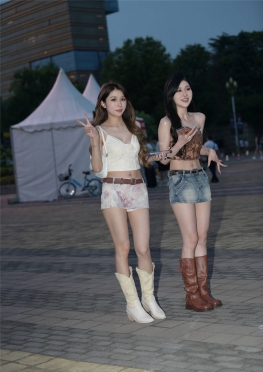 No.9487 靓L长靴Dk【86P】两位短裤热裤大长腿美女套图