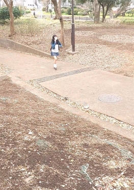 68278偶遇爬山去公园玩的jk短裙女同学视频