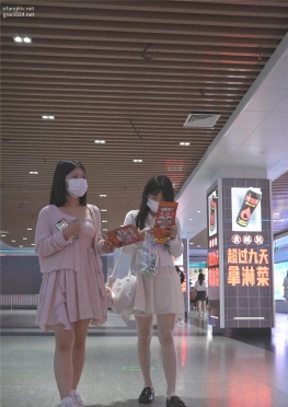 68174穿着白色短裙的长腿小美眉，可爱卡哇伊小姐姐女孩视频