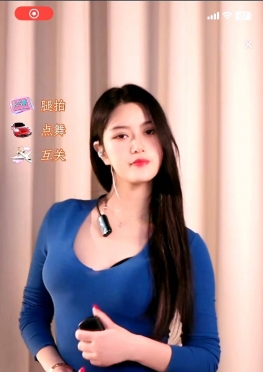 74670蓝色紧身牛仔裤长腿美女视频