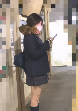 68254戴着围脖的jk短裙大长腿小姐姐眼睛盯着我看视频