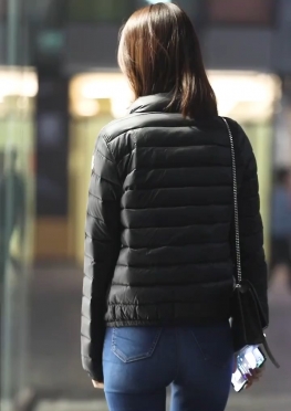59901逛街的蓝色紧身牛仔裤翘臀大长腿极品美女视频