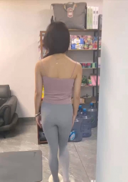 71741-71743来我家锻炼的紧身瑜伽裤长腿美女同学视频
