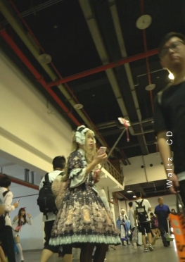 69252-69262漫展现场的白丝黑丝大长腿小姐姐视频