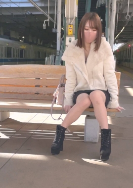 68274独自一个人回家的短裙小姐姐女人视频