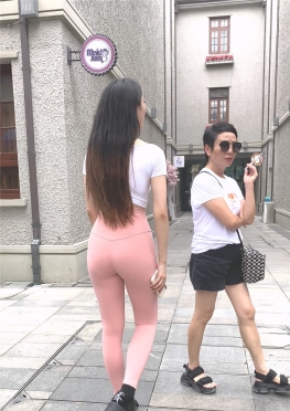64425-64443爱骑单车的粉色紧身瑜伽裤长腿女孩视频