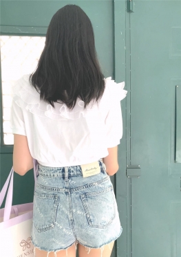 64325爱逛街的牛仔短裤大长腿白腿女孩视频