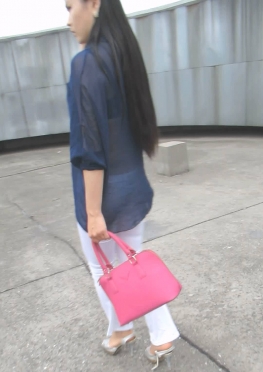 71955-71959天台上紧身裤肉丝足长腿美女视频