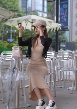 73863鸭舌帽紧身长裙大长腿美女翘Tun小姐姐视频