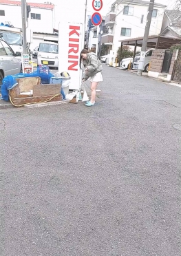 68285早上出门偶遇扫街的短裙丰满小姐姐视频