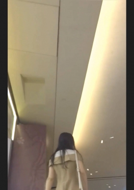 67406逛商场的短裙长腿女孩视频