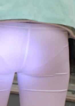 70834-70838从商场到天台的白色紧身裤大长腿翘臀美女视频