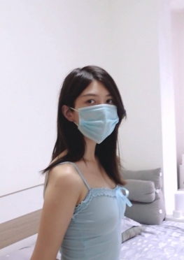 69218-69219戴口罩的紧身瑜伽裤长腿女孩视频