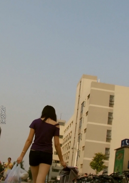 63365大学里的学姐买东西回去热裤长腿女孩视频