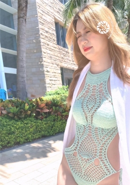 64611-64612魔镜街拍第一站泳衣大白腿长腿美女视频