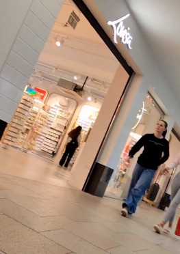 74436-74437校园里的紧身瑜伽裤长腿美女视频