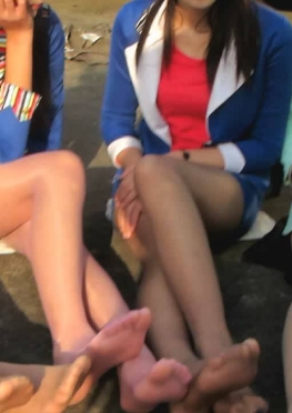 70844-70846四位制服短裙大长腿肉丝足小姐姐美女视频