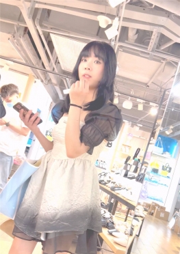 68487逛超市的水墨系列短裙黑丝女孩子视频