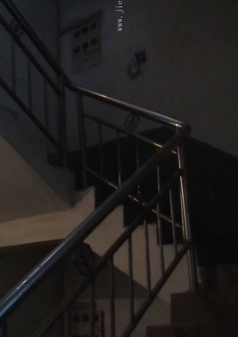 73605-73607在楼梯上换肉丝的短裙高跟鞋美女视频