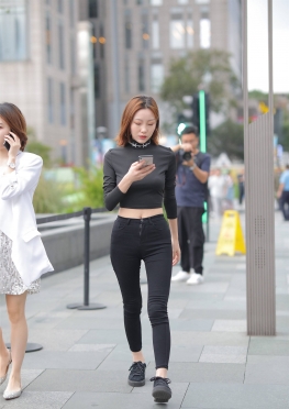 385HSJ身k【28P+2V】露背美背紧身长腿小姐姐小姐姐套图视频