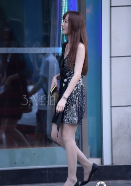 3a街拍第一站肉丝高跟美女