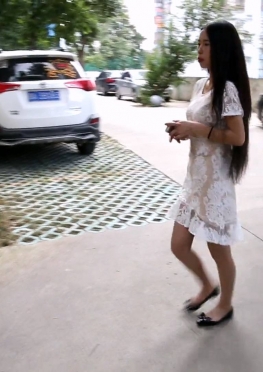 71929-71931在学校拍照的短裙肉丝足长腿美女同学视频