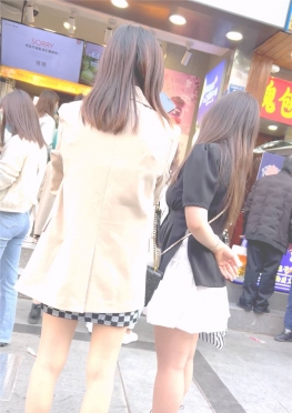 68505穿着高跟鞋的小姐姐小姐姐逛街视频