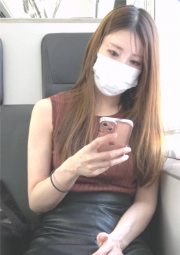 68343和我一起下班乘坐地铁的短裙长腿女同事视频