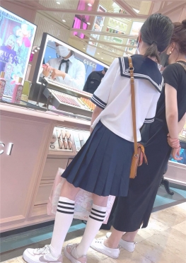 68727两位女同学逛街的短裙小姐姐小姐姐视频