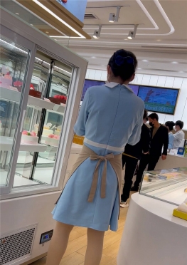 68506好利来的职业装肉丝足长腿小姐姐店员真好看视频