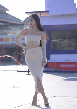 6337晚来的风-长Q【1040P】身材丰满的大长腿高跟鞋小姐姐套图