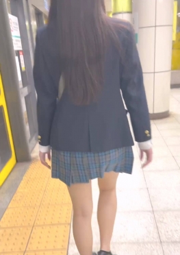 68312放学一起回家的jk短裙长腿女同学坐在我对面视频