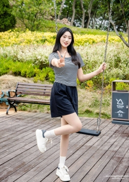 Z愉X-040雅楠【115P+1V】短裙白袜长腿美女同学图片视频