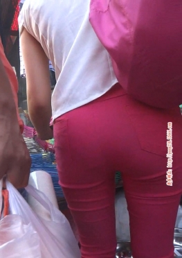 59129-59130逛超市很少见的紧身裤翘臀美女视频