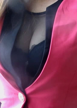 70594-70600在家门口换黑丝的小姐姐美足女孩视频