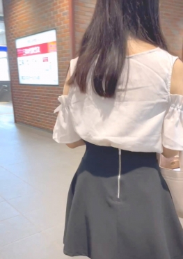 68260戴着口罩穿着短裙的长腿小姐姐视频