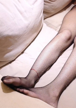 69227蒙着眼睛的比基尼长腿小姐姐视频