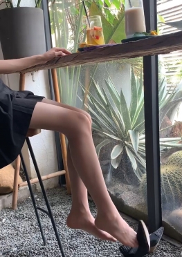 60083-XM040-60084-60085-60086穿短裙的肉丝足大长腿美女视频