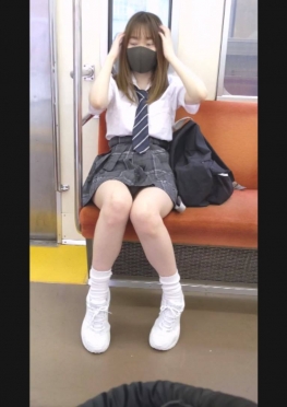 68210地铁上坐在我对面的同班同学短裙长腿小姐姐视频