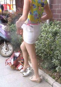 70696-70700搭讪换小姐姐的短裙大长腿美女视频