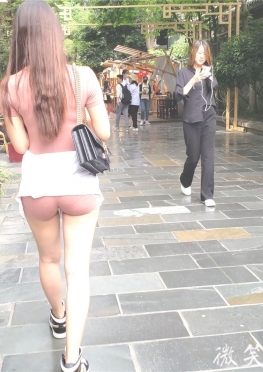 63668-63669穿着紧身裤逛街的漂亮小姐姐视频