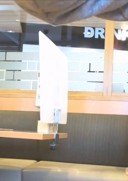 68287乘坐地铁的短裙长腿小姐姐视频